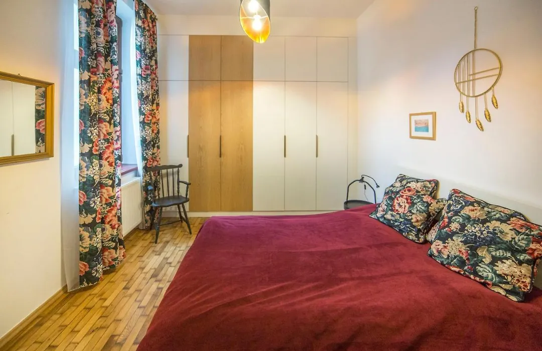 WSPANIAŁY, Stylowy Apartament w Sercu Starego Miasta-1