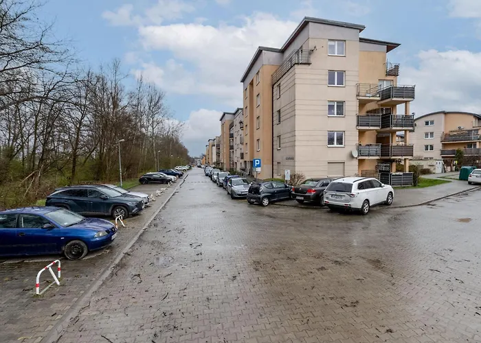 Borkowska Comfort Apartment by BookingHost